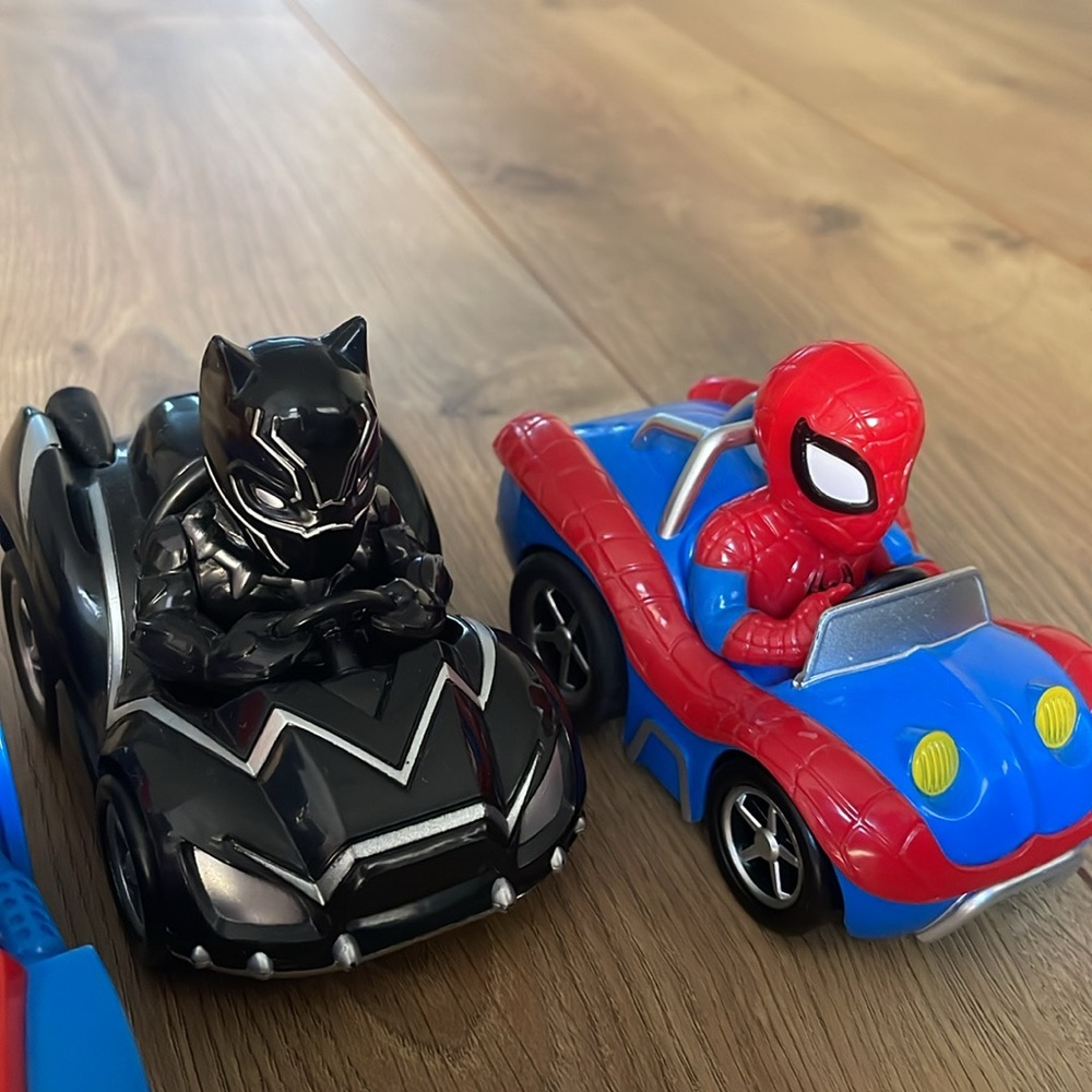 Marvel Characters Pull-Back Cars - Picture 6 of 9